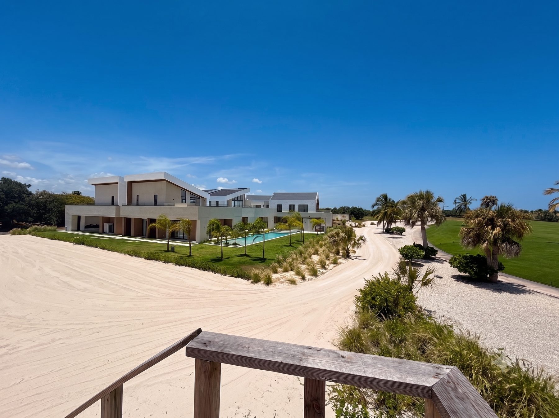 Neighbouring contemporary estate beside Las Palmas 104
